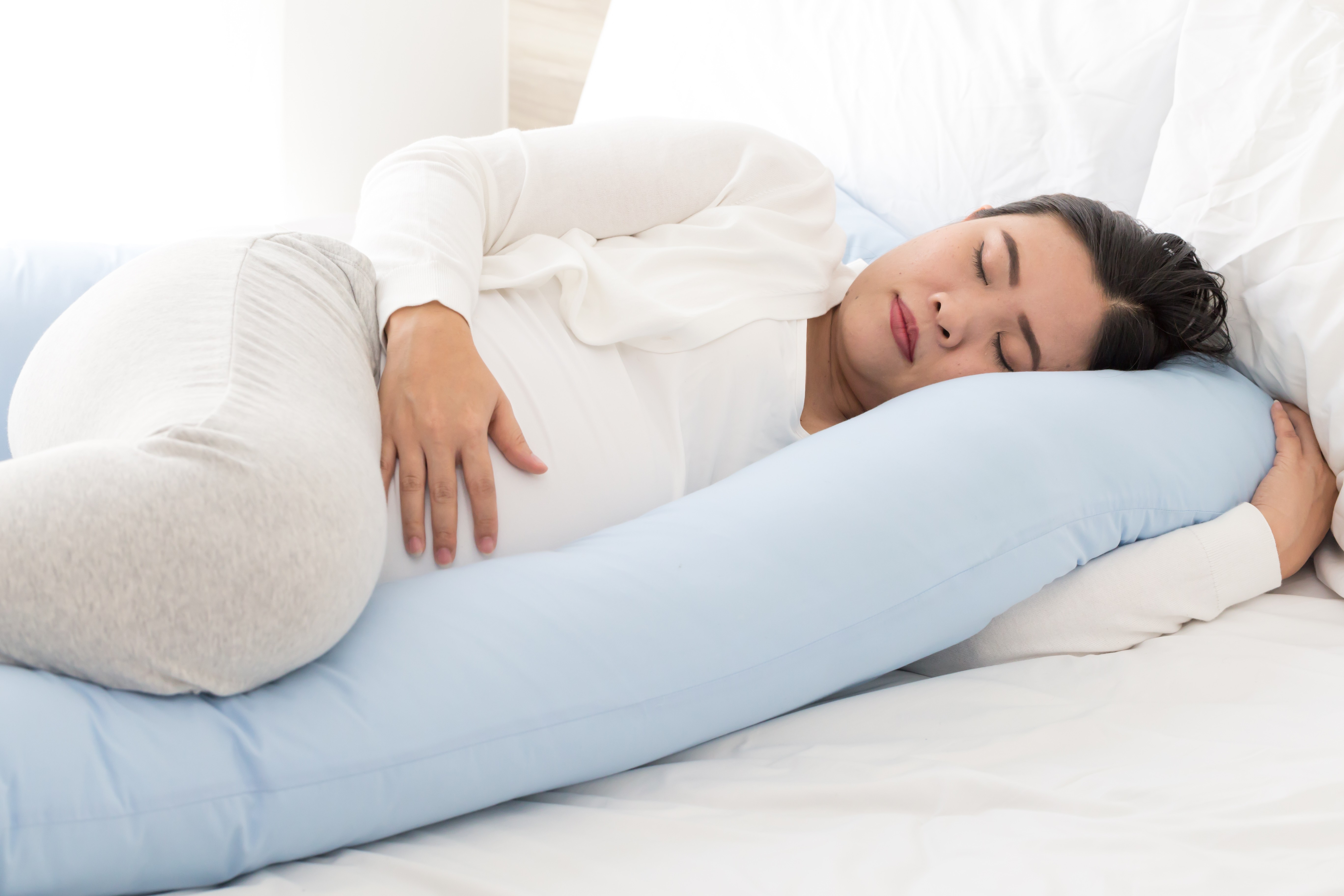 cara bangun tidur ibu hamil, posisi tidur aman bumil, bangun tidur tanpa pusing, tips bangun tidur ibu hamil, Bunda, si Kecil